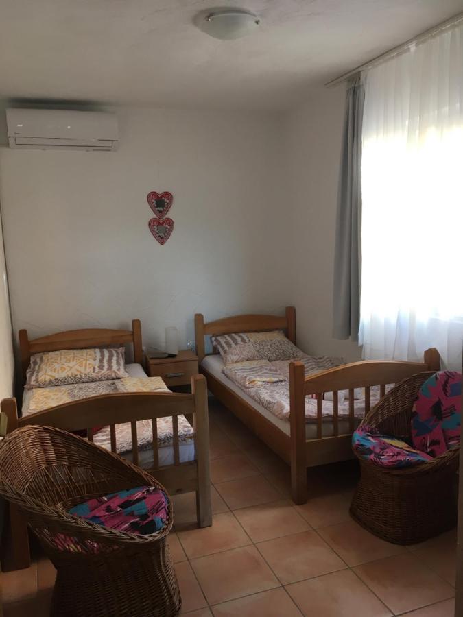 Apartments 4M Gornji Karin Exterior photo