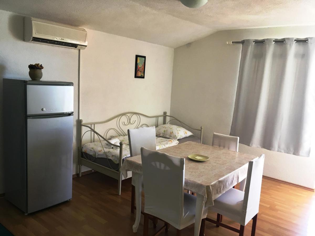 Apartments 4M Gornji Karin Exterior photo